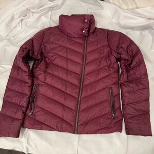 Patagonia asymetric zipper coat. Maroon size L.